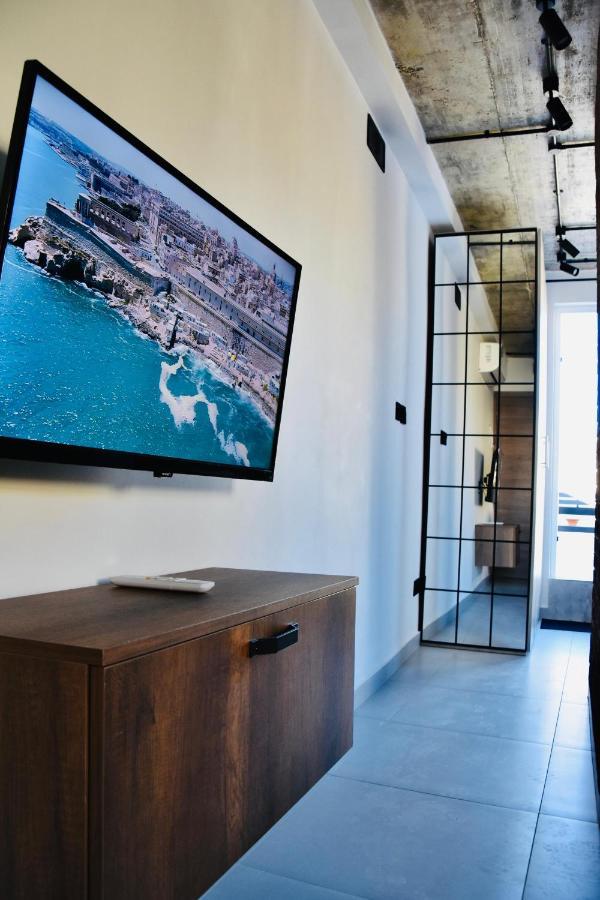 Chic Penthouse Industrial-Style Διαμέρισμα Mosta Εξωτερικό φωτογραφία